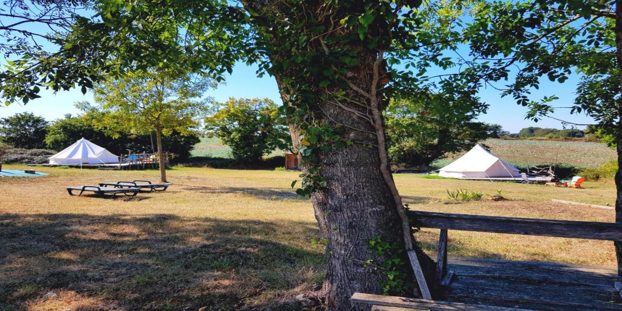 Camping La Petite Houmee Curzay-sur-Vonne Exterior foto